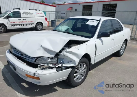 1996 Toyota Camry Dx/Le/Xle z USA, uszkodzony, nr VIN JT2BG12K8T0368612